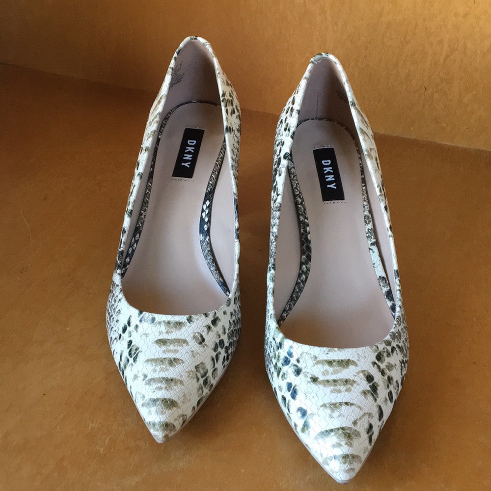 DKNY block heel pumps